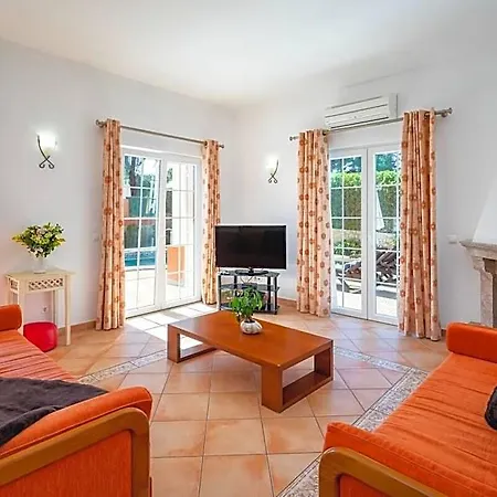 4 Bedroooms/private Pool, Bbq, Ac, Wifi
